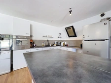 JUVIGNAC (34) - LA PLAINE : Maison à vendre 9 pièces 212 m2 divisée en deux appartements - terrain de 423 m2 - Garage - Terrasses - Jardin