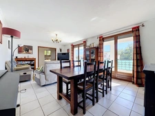 JUVIGNAC (34) - LA PLAINE : Maison à vendre 9 pièces 212 m2 divisée en deux appartements - terrain de 423 m2 - Garage - Terrasses - Jardin