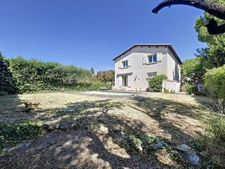 Maison à vendre JUVIGNAC (34) 6 pièces - 169 m2 - Divisée en 2 appartements et 1 garage - Terrain avec piscine de 1298 m2
