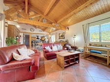 CLERMONT L'HERAULT (34) - House for sale, 6 rooms - 173.6 m² of living space (197 m² of floor space) - Landscaped and enclosed grounds with swimming pool (960 m²) - Double garage - Outbuilding (42 m² 