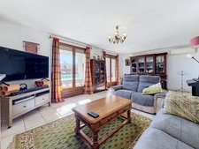 JUVIGNAC (34) - LA PLAINE : Maison à vendre 9 pièces 212 m2 divisée en deux appartements - terrain de 423 m2 - Garage - Terrasses - Jardin