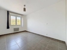 GIGNAC (34) Maison à vendre 4 pièces de plain pied 92 m2, 250 m2 de terrain, garage, parking.