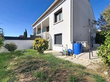 JUVIGNAC (34) - LA PLAINE : Maison à vendre 9 pièces 212 m2 divisée en deux appartements - terrain de 423 m2 - Garage - Terrasses - Jardin