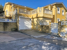 Maison à vendre 7 pièces 166 m2 JUVIGNAC (34) FONTCAUDE - Terrasse / Piscine - Double garage + Sous sol 121 m2 - Terrain clos
