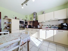 JUVIGNAC (34) - LA PLAINE : Maison à vendre 9 pièces 212 m2 divisée en deux appartements - terrain de 423 m2 - Garage - Terrasses - Jardin