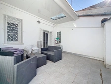 Immeuble à vendre MONTPELLIER (34) 254 m2 au sol -Comprenant un T1bis loué - un T3 libre - une remise de 100 m2 libre - un T2 à créer