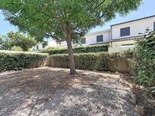 GIGNAC (34) Maison à vendre 4 pièces de plain pied 92 m2, 250 m2 de terrain, garage, parking.