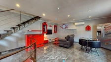 Dpt Hérault (34), à vendre MONTPELLIER maison de ville meublée, 78 m2 type LOFT + garage + parking + buanderie  