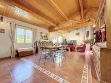 CLERMONT L'HERAULT (34) - House for sale, 6 rooms - 173.6 m² of living space (197 m² of floor space) - Landscaped and enclosed grounds with swimming pool (960 m²) - Double garage - Outbuilding (42 m² 