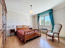 Maison à vendre JUVIGNAC (34) 6 pièces - 169 m2 - Divisée en 2 appartements et 1 garage - Terrain avec piscine de 1298 m2