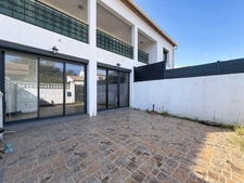 JUVIGNAC (34) - LA PLAINE : Maison à vendre 9 pièces 212 m2 divisée en deux appartements - terrain de 423 m2 - Garage - Terrasses - Jardin