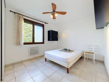 JUVIGNAC (34) - LA PLAINE : Maison à vendre 9 pièces 212 m2 divisée en deux appartements - terrain de 423 m2 - Garage - Terrasses - Jardin