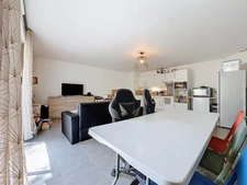 GIGNAC (34) Maison à vendre 4 pièces de plain pied 92 m2, 250 m2 de terrain, garage, parking.