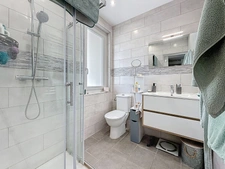 Immeuble à vendre MONTPELLIER (34) 254 m2 au sol -Comprenant un T1bis loué - un T3 libre - une remise de 100 m2 libre - un T2 à créer