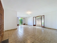 MIREVAL (34) Maison à vendre 4 pièces de plain pied 90 m2 + garage 16 m2 sur terrain clos et piscinable de 450 m2 