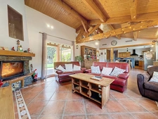 CLERMONT L'HERAULT (34) - House for sale, 6 rooms - 173.6 m² of living space (197 m² of floor space) - Landscaped and enclosed grounds with swimming pool (960 m²) - Double garage - Outbuilding (42 m² 