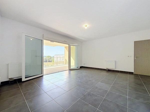 JUVIGNAC (34) Appartement à vendre 3 pièces 65 m2 + Terrasse couverte 17,5 m2 + Parking sécurisé en sous sol