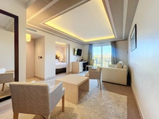 Appartement meublé à vendre 2 pièces 36 m2 dernier étage + terrasse vue Golf + parking, résidence hôtelière à JUVIGNAC (34)