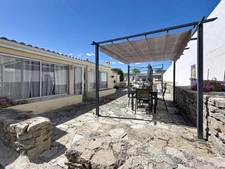 JUVIGNAC (34) - Maison T5 plain-pied sur terrain clos et arboré avec piscine, plage carrelée, pool-house, terrasses, 2 garages, véranda.