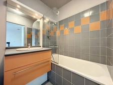 Appartement à vendre 2 pièces 35,10 m2 meublé à JUVIGNAC (34) résidence avec piscine secteur thermes + parking
