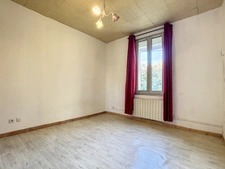 Immeuble à vendre MONTPELLIER (34) 254 m2 au sol -Comprenant un T1bis loué - un T3 libre - une remise de 100 m2 libre - un T2 à créer