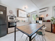 SAINT JEAN DE VEDAS (34) 🌿 Grand T2 - 52 m² en rez-de-jardin plein sud – Terrasse couverte – Jardin –Calme – Entièrement rénové