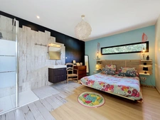 JUVIGNAC : FONTCAUDE – VILLA CONTEMPORAINE EN BOIS AVEC PISCINE ET VUE PANORAMIQUE SUR LE GOLF