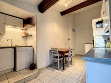 Immeuble à vendre MONTPELLIER (34) 254 m2 au sol -Comprenant un T1bis loué - un T3 libre - une remise de 100 m2 libre - un T2 à créer