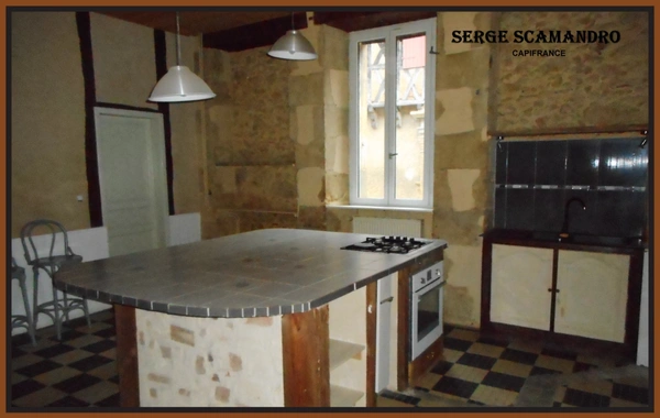 Dpt Gers (32), à vendre MASSEUBE appartement T4 - 150 M² EN REZ-DE-CHAUSSEE- 3 CHAMBRES - GARAGE ATTENANT 130 M² 