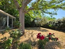 TRETS – Maison individuelle de plain-pied avec jardin, véranda et garage à pied du centre-ville