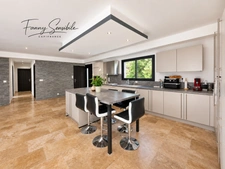 MAISON CONTEMPORAINE 140 M² – 4 CHAMBRES – PISCINE – TERRAIN 2 000 M² – GRAND GARAGE