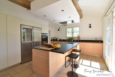 Bergerie en pierre du XVIIIᵉ siècle rénovée - 200 m² - terrain 5000 m² avec piscine - 25 min Aix-en-Provence