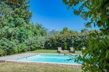 Bergerie en pierre du XVIIIᵉ siècle rénovée - 200 m² - terrain 5000 m² avec piscine - 25 min Aix-en-Provence