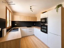 TRETS – Maison individuelle de plain-pied avec jardin, véranda et garage à pied du centre-ville