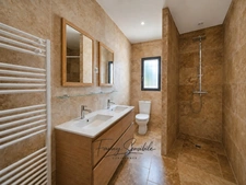 MAISON CONTEMPORAINE 140 M² – 4 CHAMBRES – PISCINE – TERRAIN 2 000 M² – GRAND GARAGE
