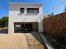 MAISON CONTEMPORAINE 140 M² – 4 CHAMBRES – PISCINE – TERRAIN 2 000 M² – GRAND GARAGE