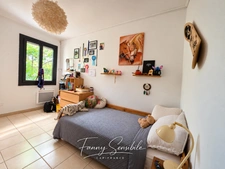 Maison familiale de plain-pied 6 pièces - piscine et jardin env 700 m2