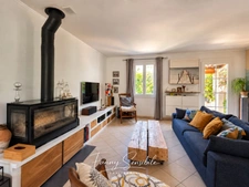 Maison familiale de plain-pied 6 pièces - piscine et jardin env 700 m2
