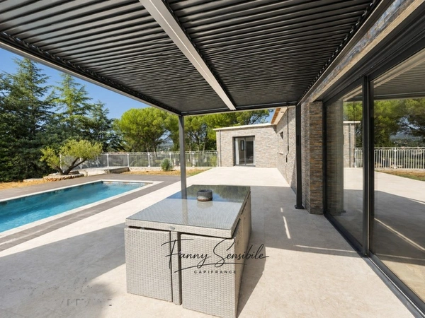 MAISON CONTEMPORAINE 140 M² – 4 CHAMBRES – PISCINE – TERRAIN 2 000 M² – GRAND GARAGE