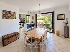 Maison familiale de plain-pied 6 pièces - piscine et jardin env 700 m2
