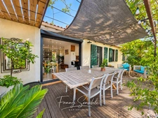 Maison familiale de plain-pied 6 pièces - piscine et jardin env 700 m2