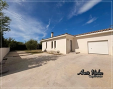 Maison individuelle de plain pied de type 4, lumineuse, avec grand jardin à vendre à VACQUIERES (34270)