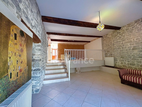 Maison de village à vendre de 167m2 avec grande terrasse sans vis à vis à SAINTE CROIX DE QUINTILLARGUES (34270)