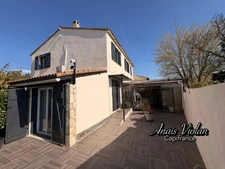 Maison familiale avec jardin et terrasse à vendre 7 pièces de 157 m² à SAINT MATHIEU DE TREVIERS (34)