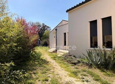 Architect-designed 4-bedroom villa with breathtaking views of the Pic Saint Loup near SAINT MATHIEU DE TREVIERS (34)