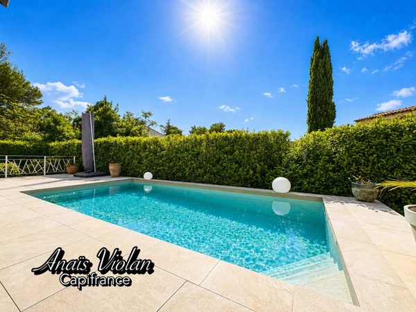 Villa d'exception à vendre 5 pièces avec piscine, jardin, terrasse et garage (34160)