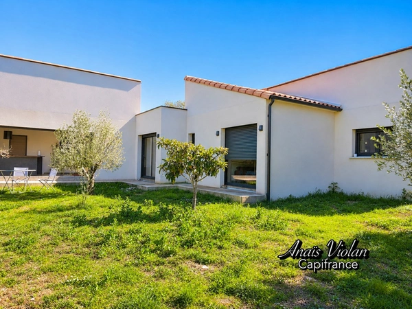 Villa d'architecte de type 4 avec vue imprenable sur le Pic Saint Loup proche de SAINT MATHIEU DE TREVIERS (34)