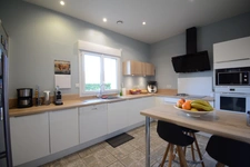 Maison à vendre 8 pièces ANGOULEME (16) Secteur SAINT-CYBARD 5 chambres, jardin, piscine, double garage