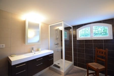 Maison à vendre 8 pièces ANGOULEME (16) Secteur SAINT-CYBARD 5 chambres, jardin, piscine, double garage