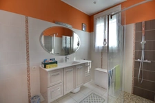 Maison à vendre 5 pièces centre ville 3 chambres/ jardin/ garage LA COURONNE (16) 